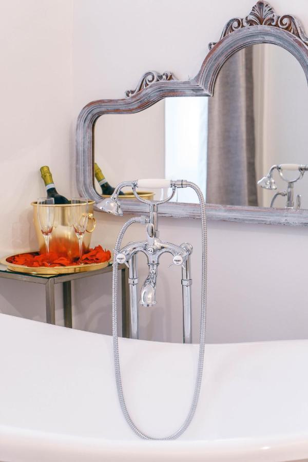 Corte Pietrantica - Charming Rooms & Suites Giovinazzo Ngoại thất bức ảnh